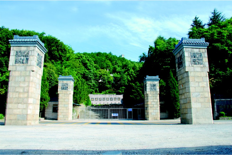 入口紀念群（石闕）.jpg