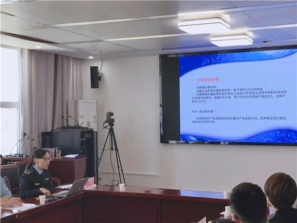 涇縣市場監(jiān)管局組織開展涇縣宣紙大市場知識產(chǎn)權(quán)保護規(guī)范化市場專題培訓(xùn)會